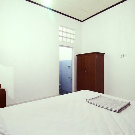 Dua Dara Inn Kuta Legian Exterior foto