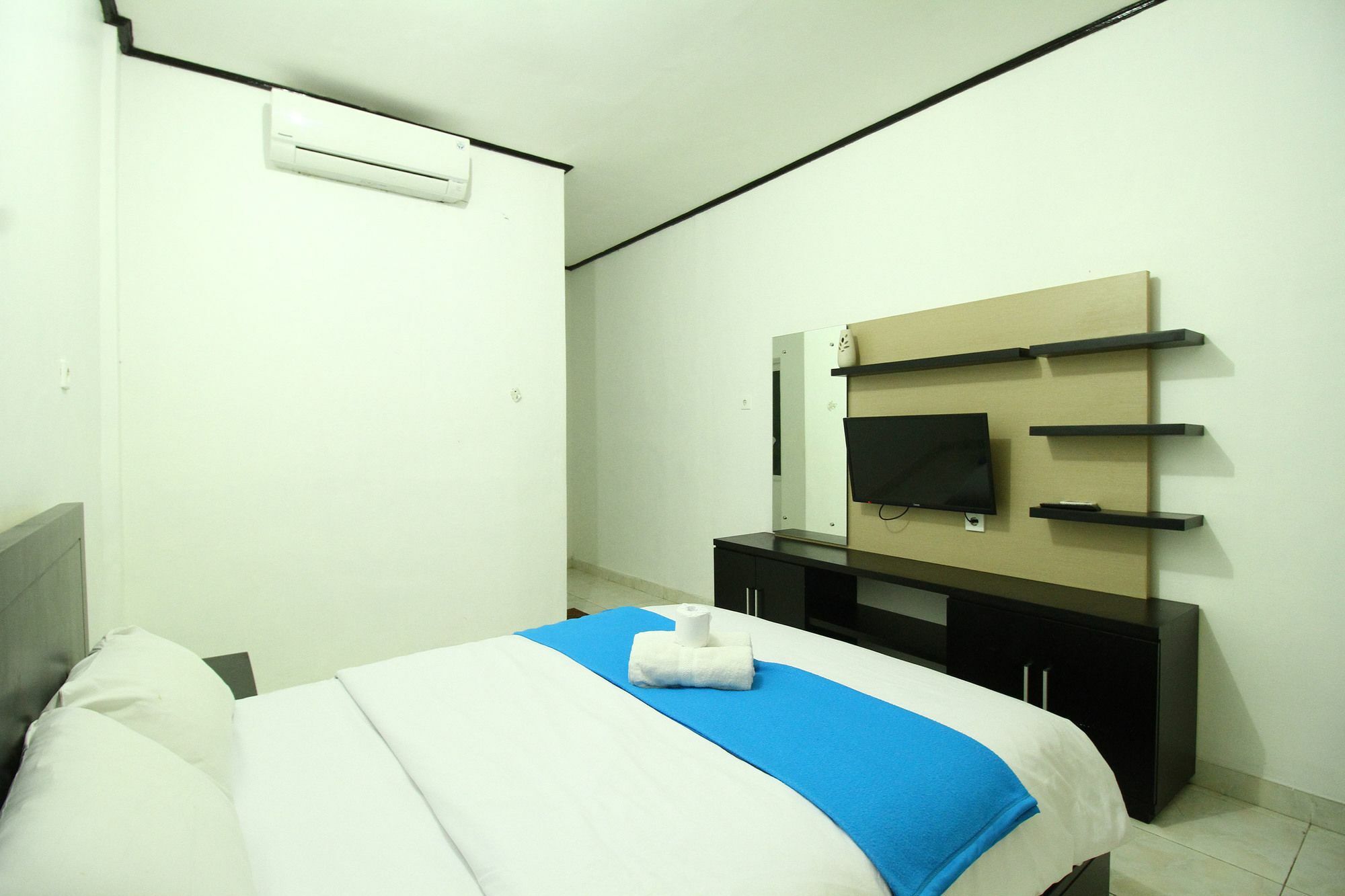 Dua Dara Inn Kuta Legian Exterior foto