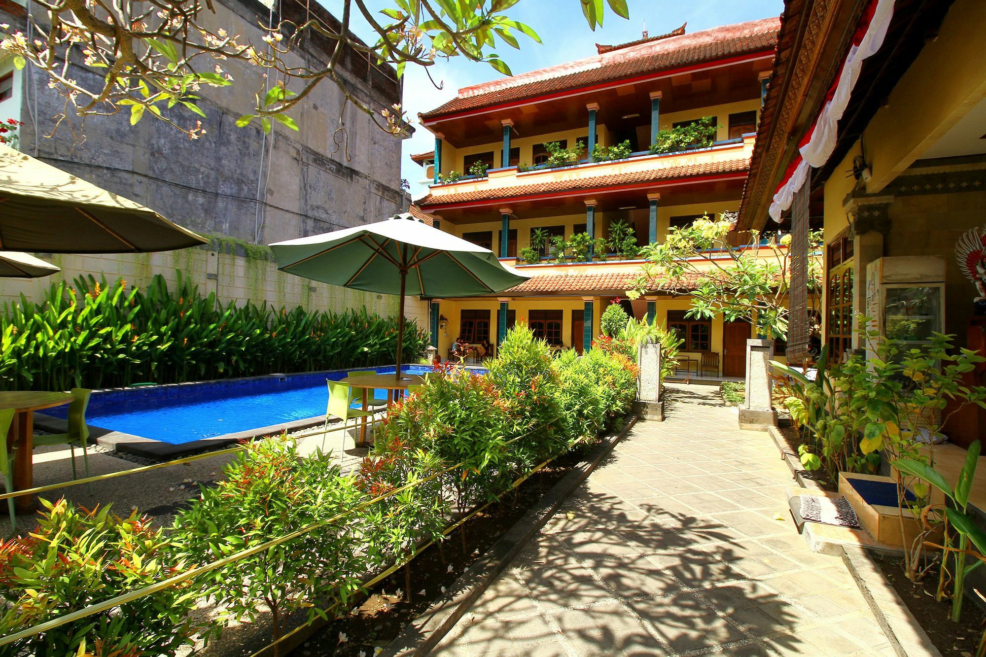 Dua Dara Inn Kuta Legian Exterior foto